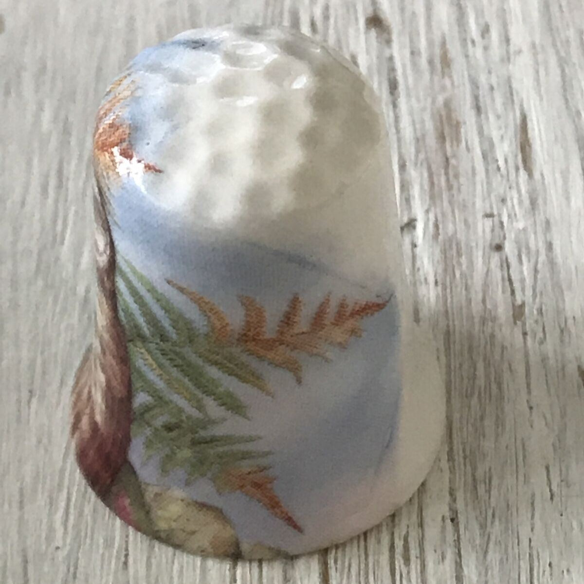 Bone China Thimble - Owl - Bird Design - The Thimble Guild - Rim slightly damaged - see photos
