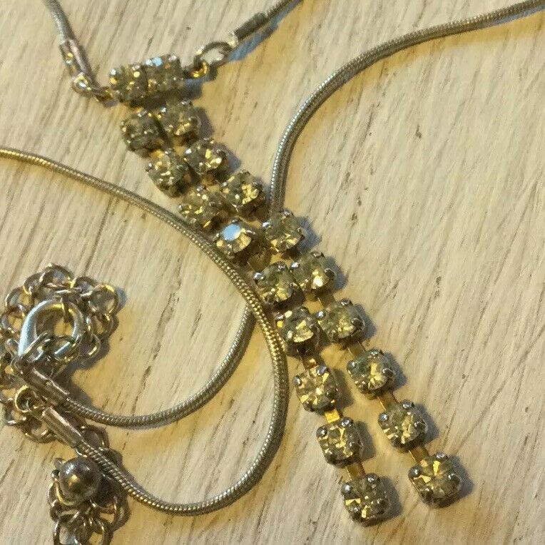 Pretty Diamante Pendant Necklace Silver Tone Party Special Occasion