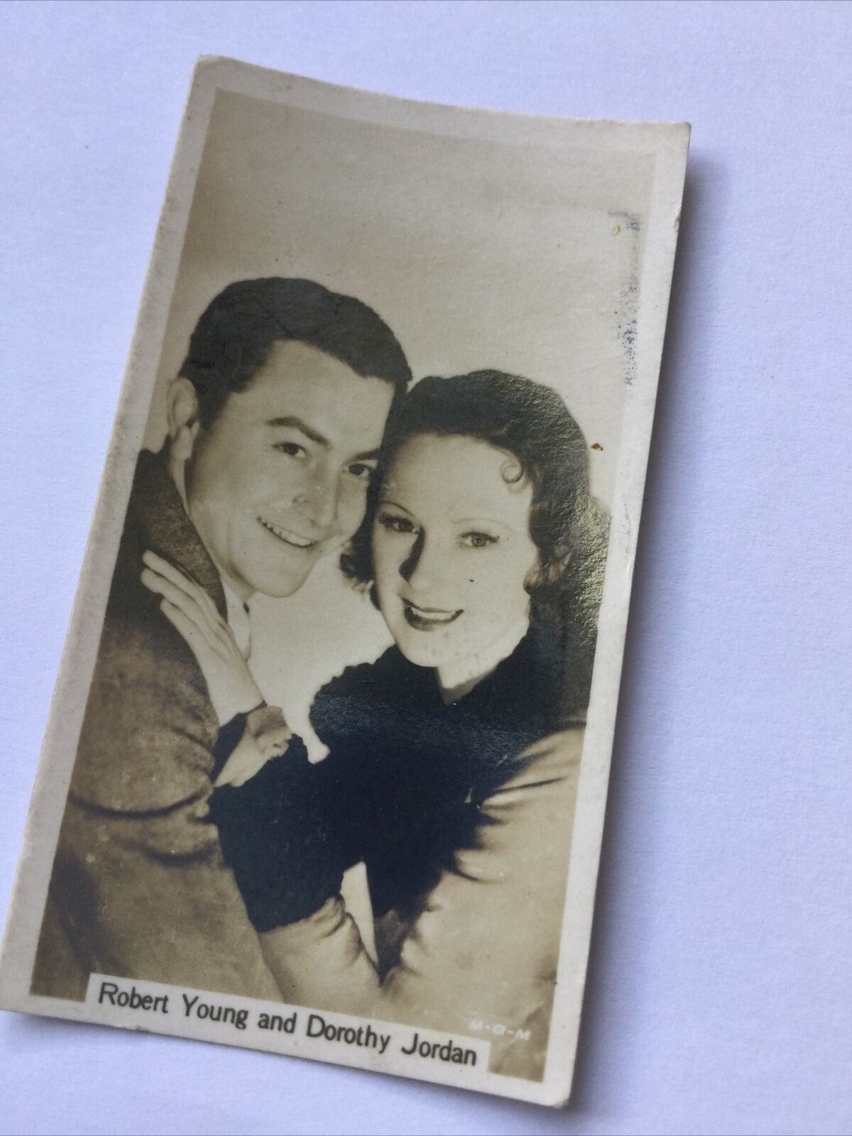 John Sinclair Cigarette Card - Film Stars - No. 39 ROBERT YOUNG DOROTHY JORDAN Photo -