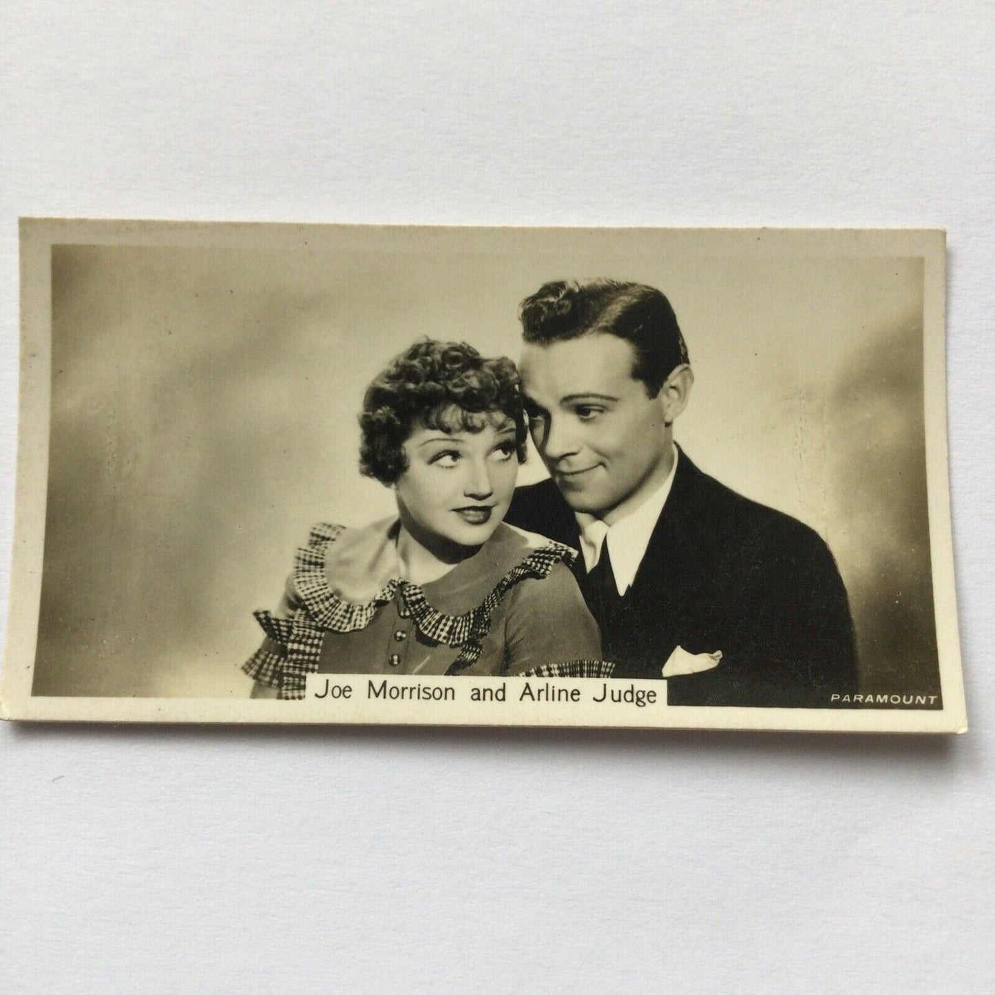 JOE MORRISON ARLINE JUDGE Photo- John Sinclair Cigarette Card - Film Stars #68 - 'One Hour Late'