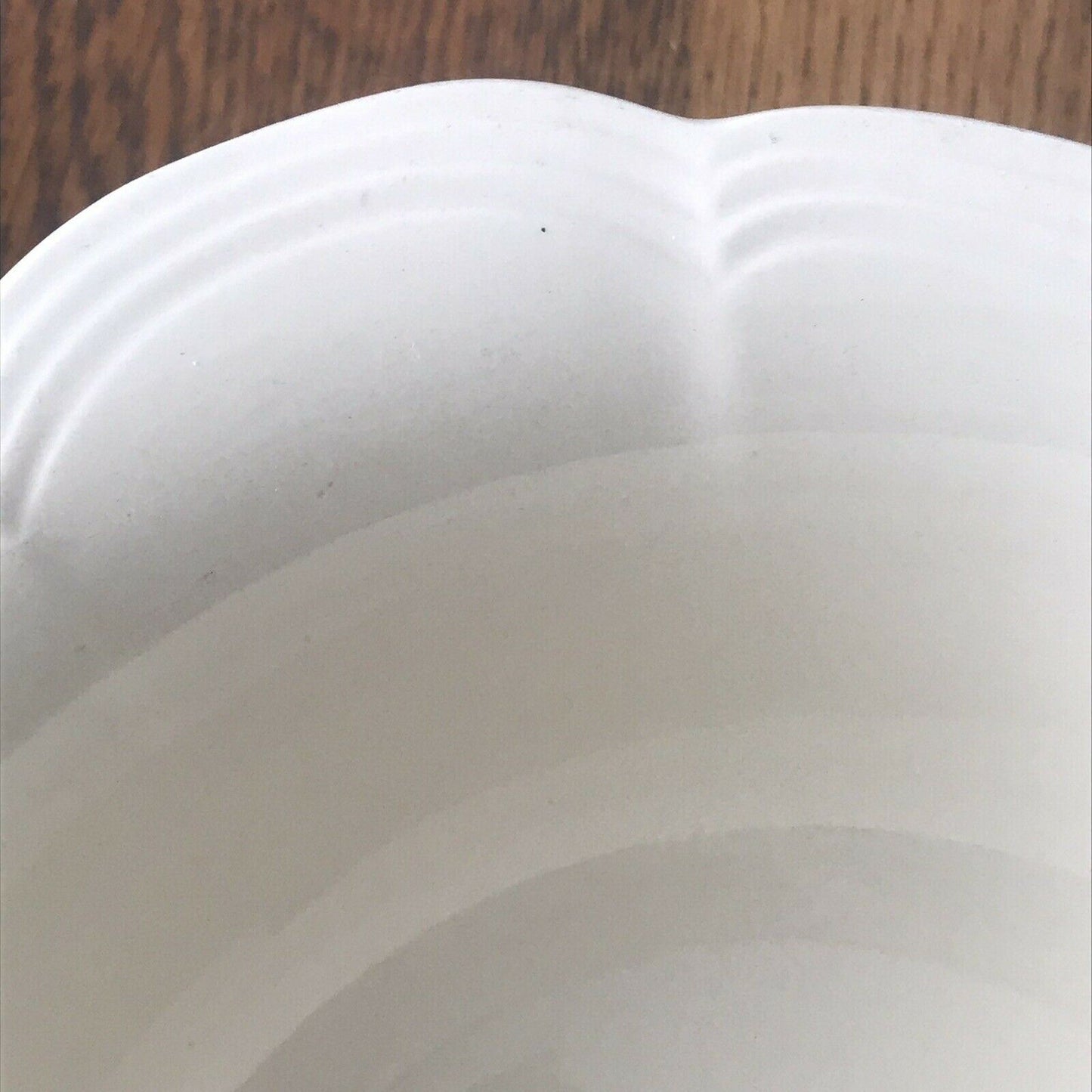 Vintage Art Deco Elegant Cream Coloured Serving Dish / Bowl. Fluted Edge ALFRED MEAKIN