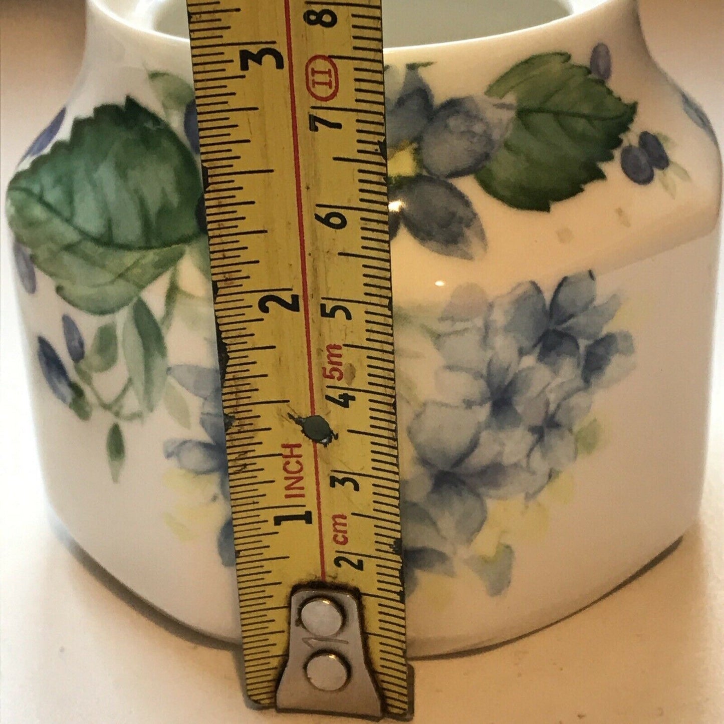 Royal Doulton Everyday Ware - Cottage Lane - Pretty Lidded Jar / Pot - Blue Green White Floral 1994