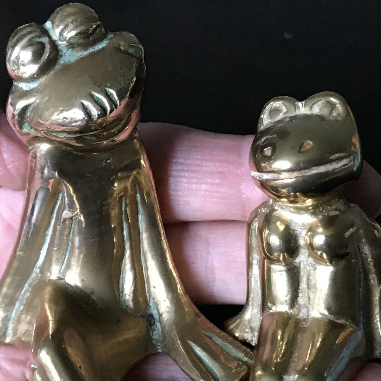 Pair Of Cute Vintage Retro Shelf Sitting Brass Frogs. Heavy Weight. Courting frogs. Valentines Gift