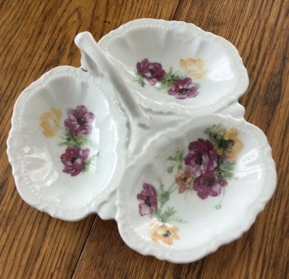 Pretty basket shape vintage trinket dish with handle. Divided into 3. Floral dainty china white, purple, yellow