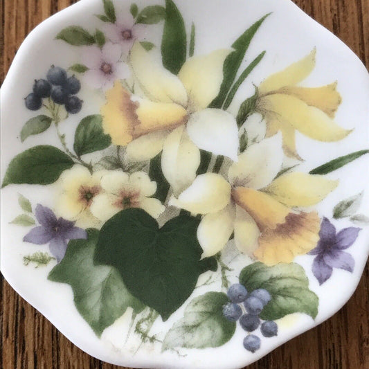 Miniature plate daffodils & primroses, spring design.Fine bone china
