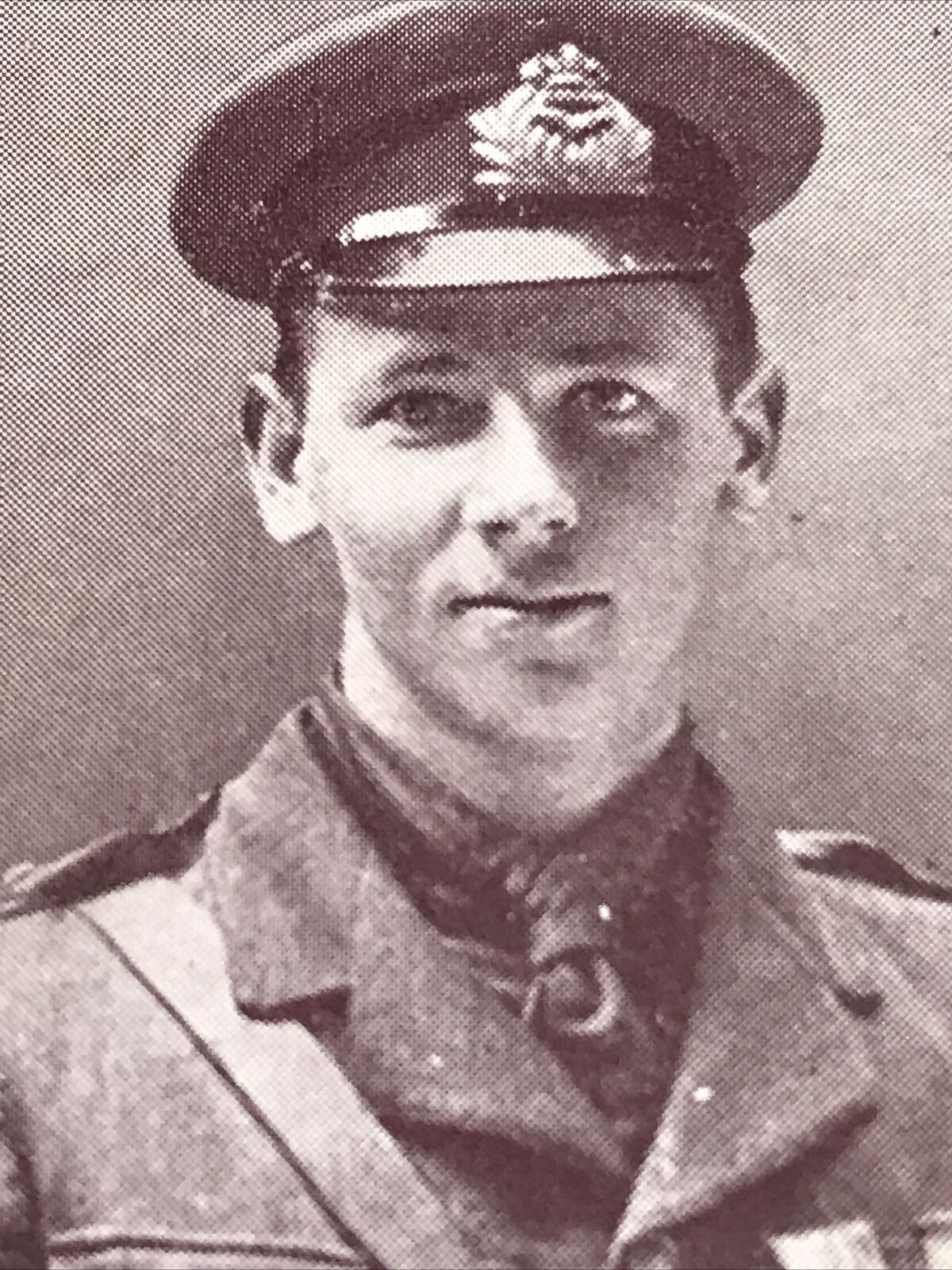 WILLS (SCISSORS) Britains Defenders (RED) #11 FLIGHT SUB-LT RA J WARNEFORD VC