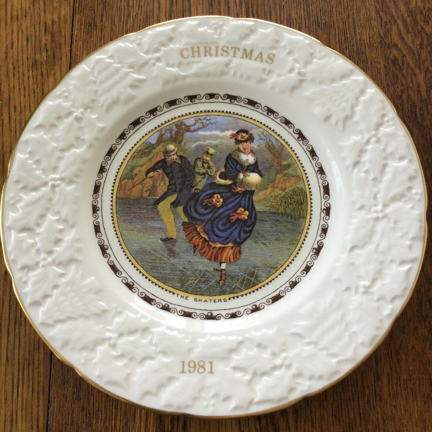 1981 Coalport Collectable Christmas Plate 1980s 'The Skaters' Image Pratt Print - Excellent Condition