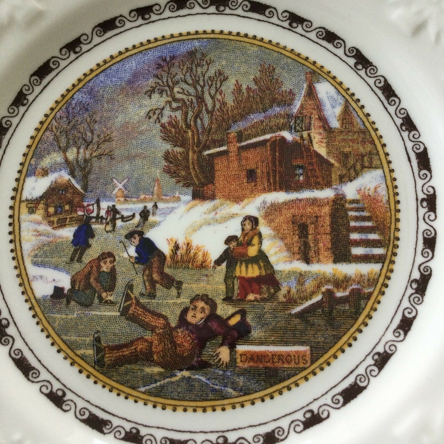 1977 Coalport Collectable Christmas Plate 1970s ‘Dangerous Skating’ Image Pratt Print.