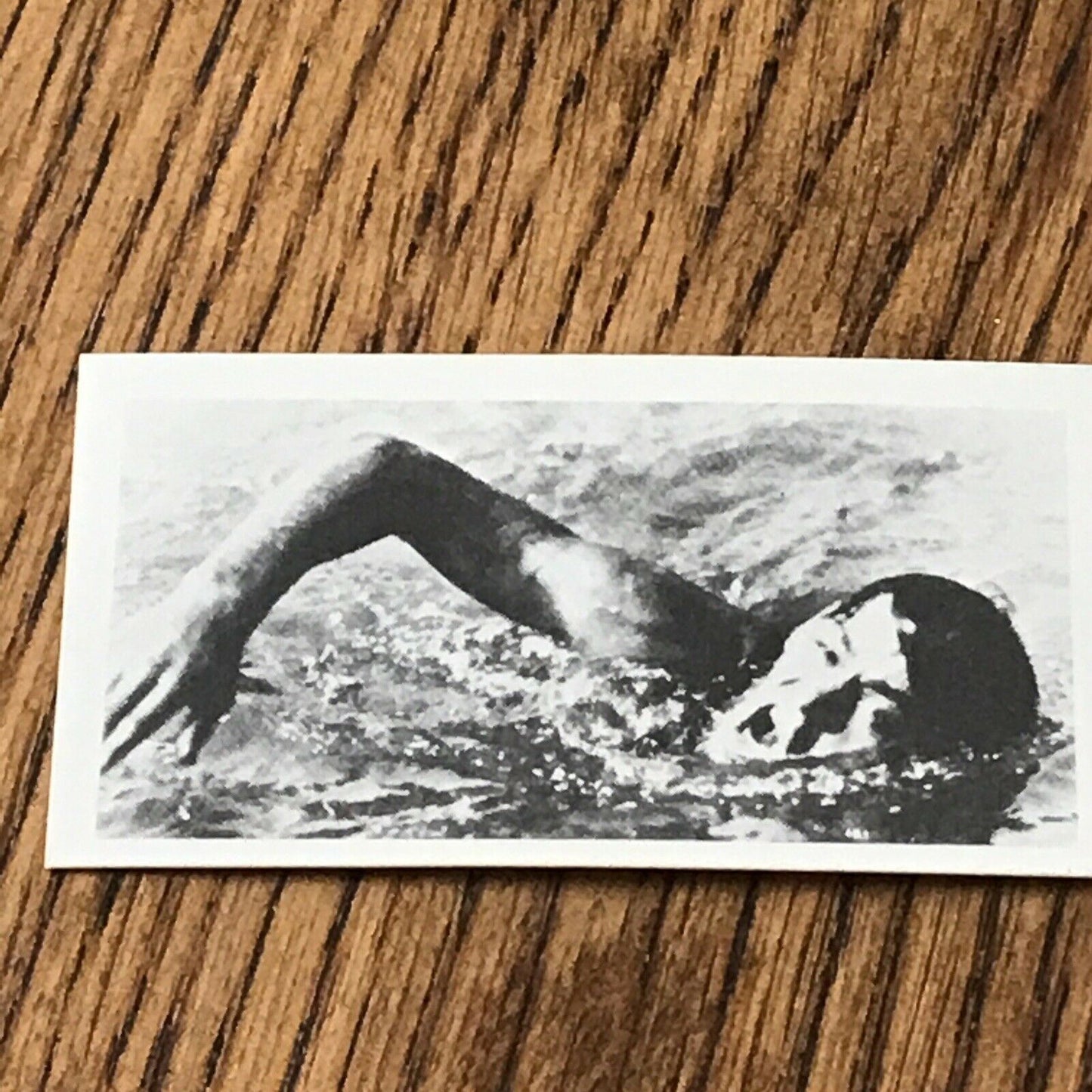 OLYMPICS JOHNNY WEISSMULLER Brooke Bond Tea Card Olympic Greats #25 SWIMMING USA
