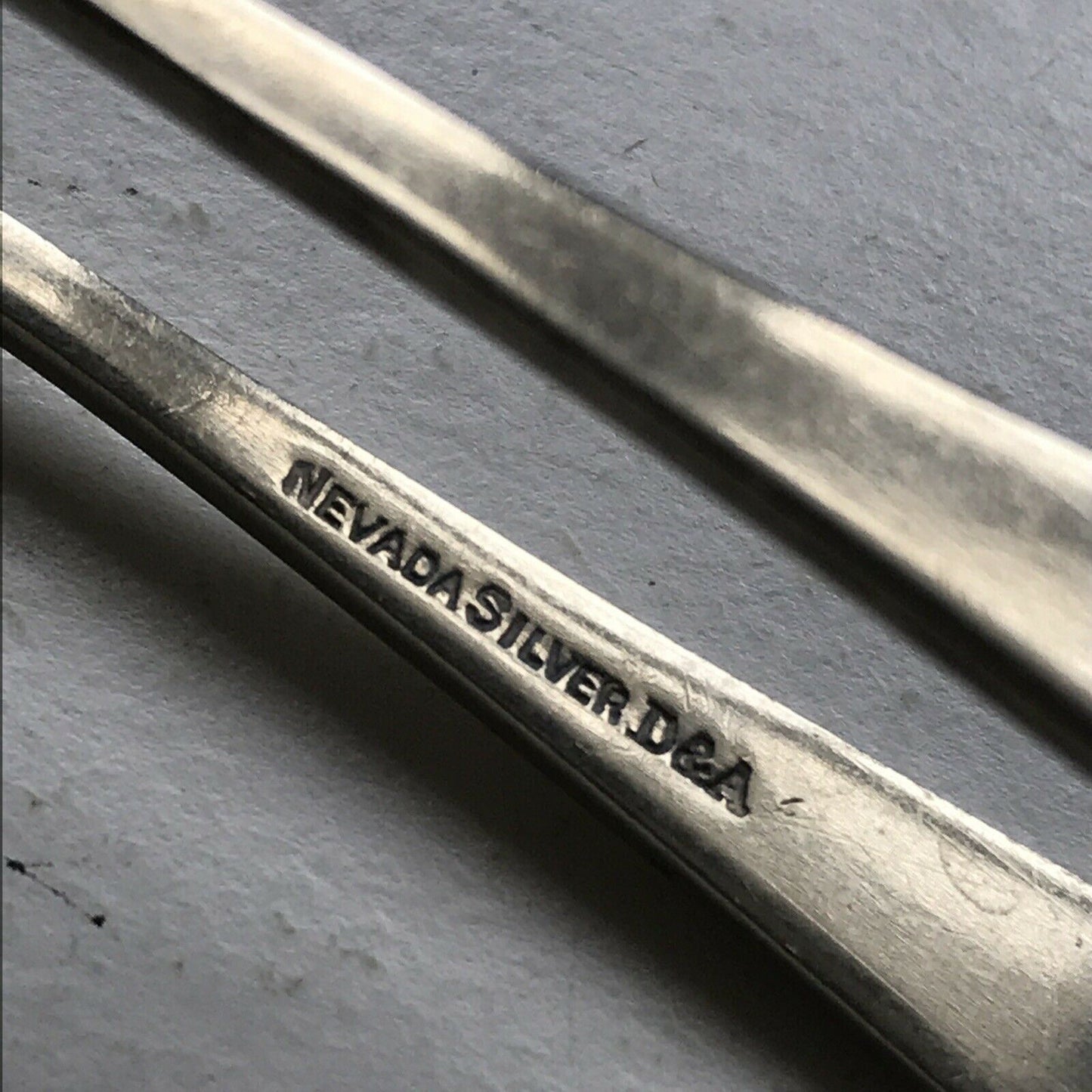 Vintage Plain Sugar Tongs Nips NEVADA SILVER D&A Silver Plated