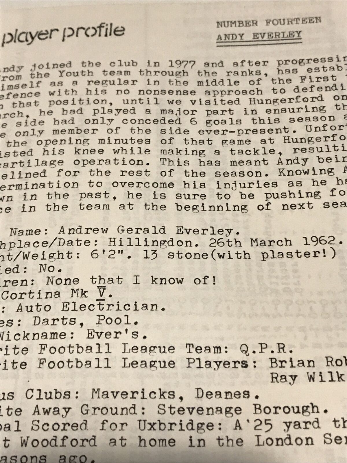 Football Programme Vintage 80s UXBRIDGE V GRAYS ATHLETIC April 1985 JON FLANAGAN
