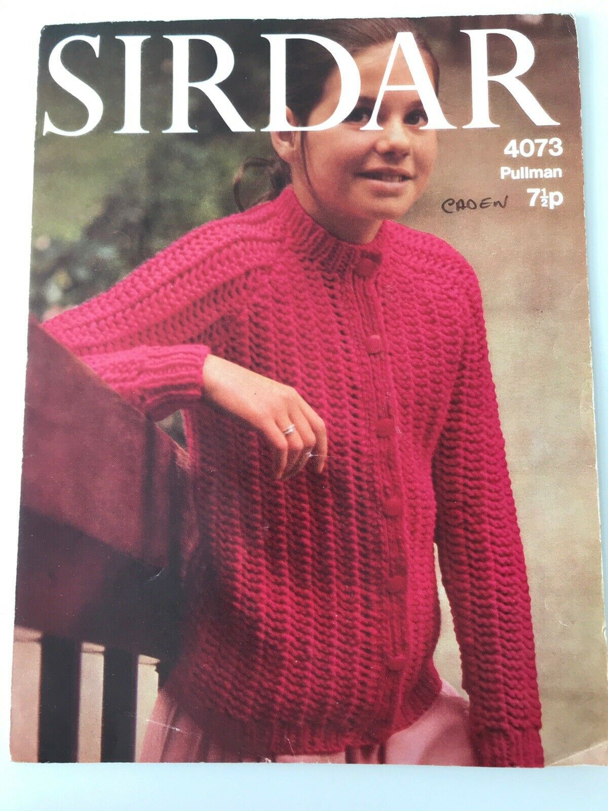 Vintage Knitting Pattern 1970s/80s Girls Raglan Sleeve Cardigan Sirdar 4073