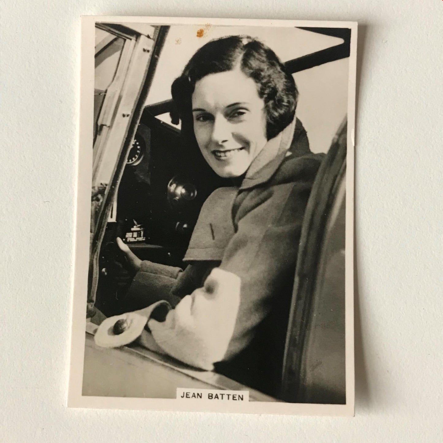 JEAN BATTEN aviator Photocard Ardath Kings Tobacco card Topical Interest 1937