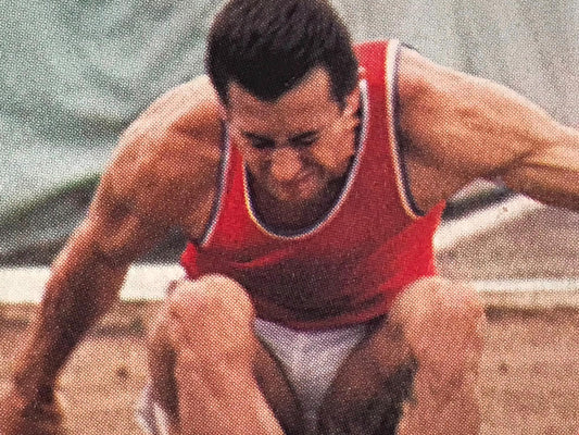OLYMPICS Lynn Davies Brooke Bond Tea Card Olympic Greats Athletics welsh
