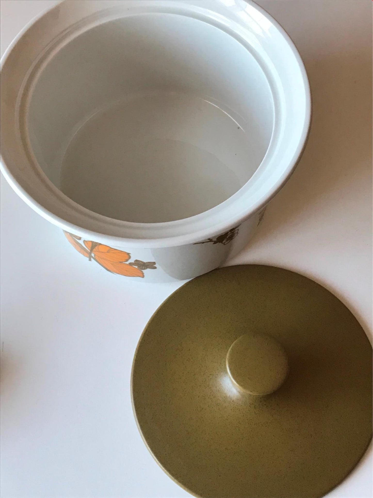 VINTAGE 60s / 70s MIDWINTER COUNTRYSIDE DESIGN Vegetable tureen with lid Orange
