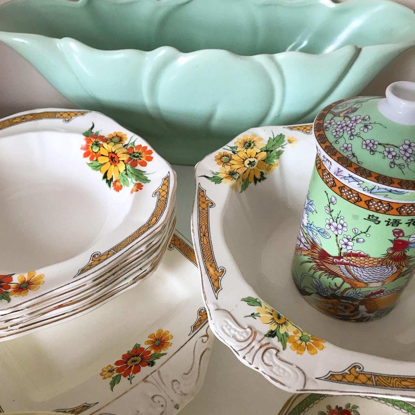 Vintage ALFRED MEAKIN sandwich plate and vegetable dish bowl marigold design