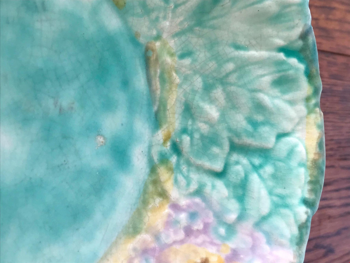 1930s/1950s Vintage Shallow textured bowl / dish Avon Ware Pastel colours floral Kitsch. Green.
