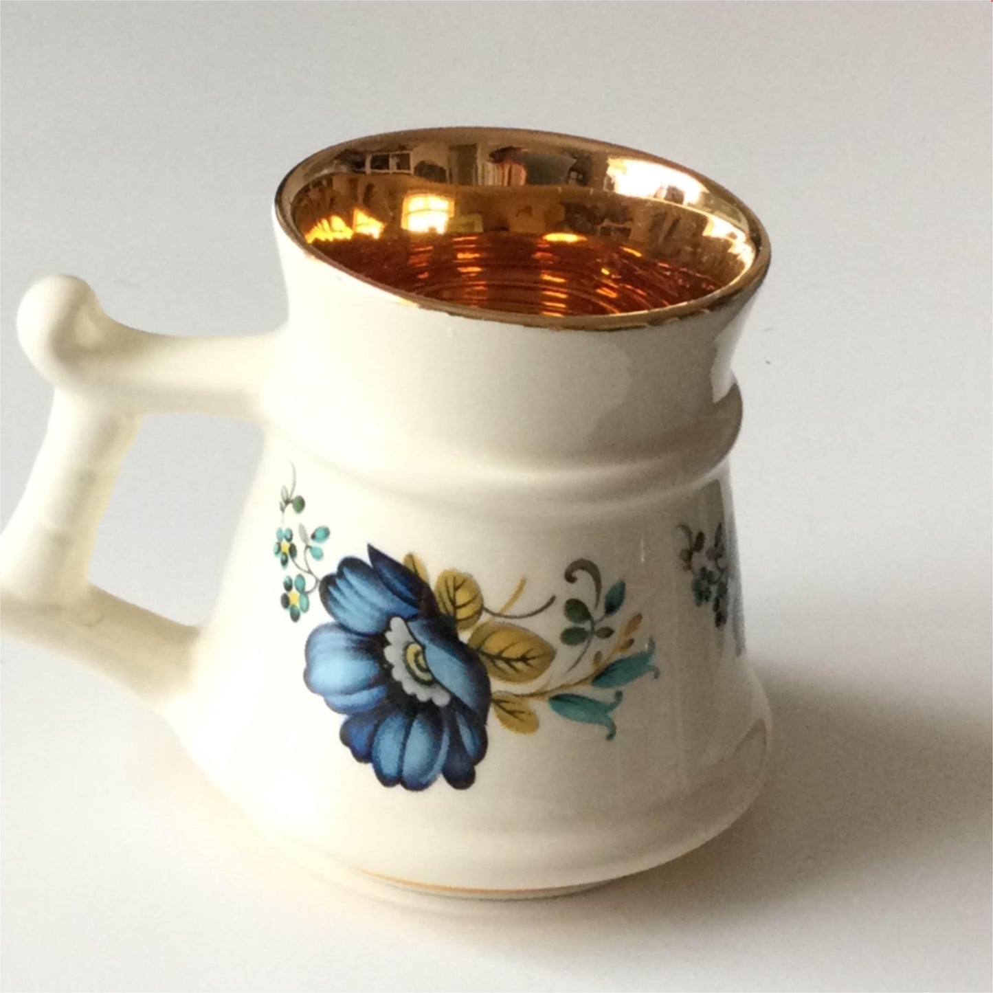 PRINKNASH POTTERY Gloucester small blue floral tankard with bright gilt inside