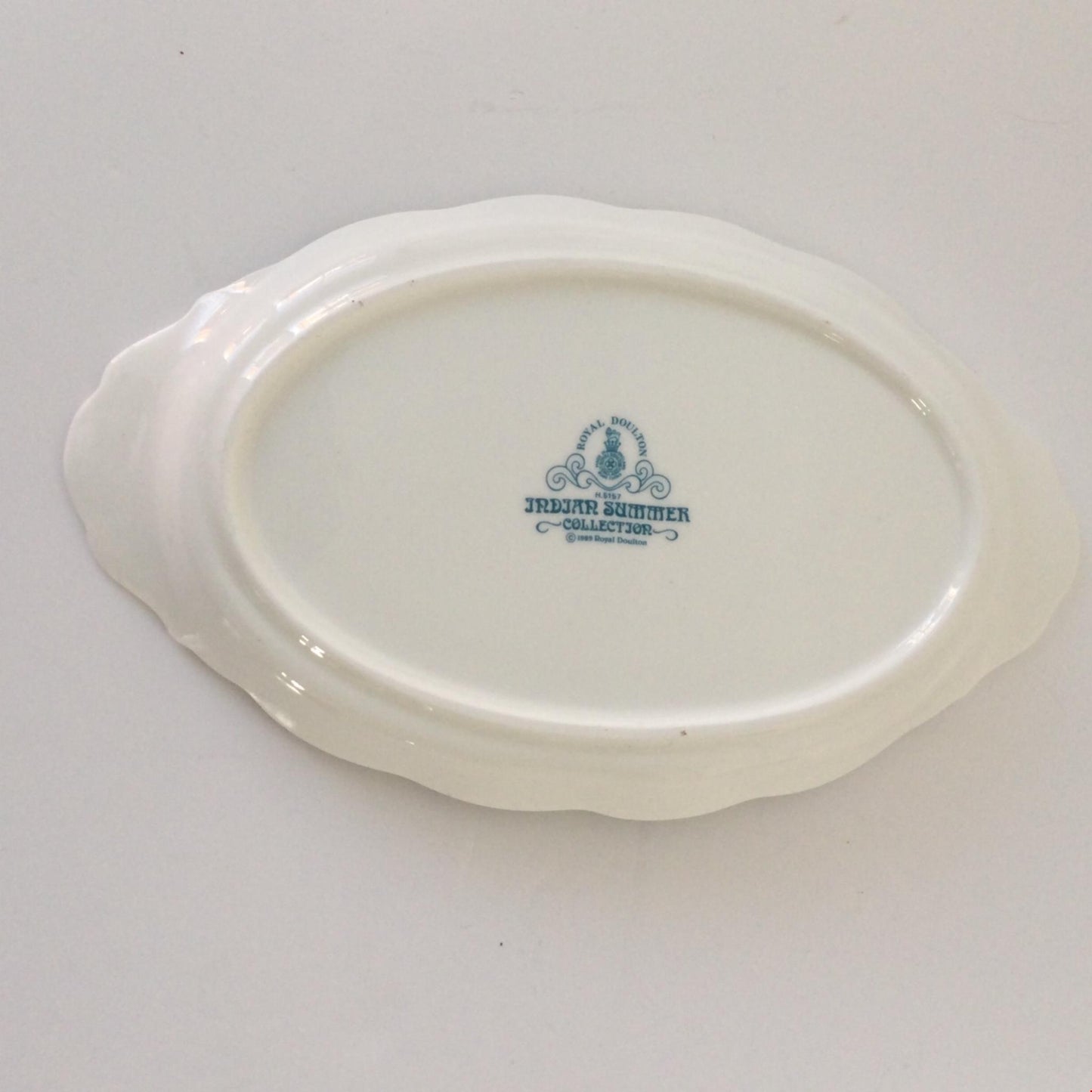 Royal Doulton Vintage 1989 Serving plate small oval Indian Summer Peacock H5157. 1980s