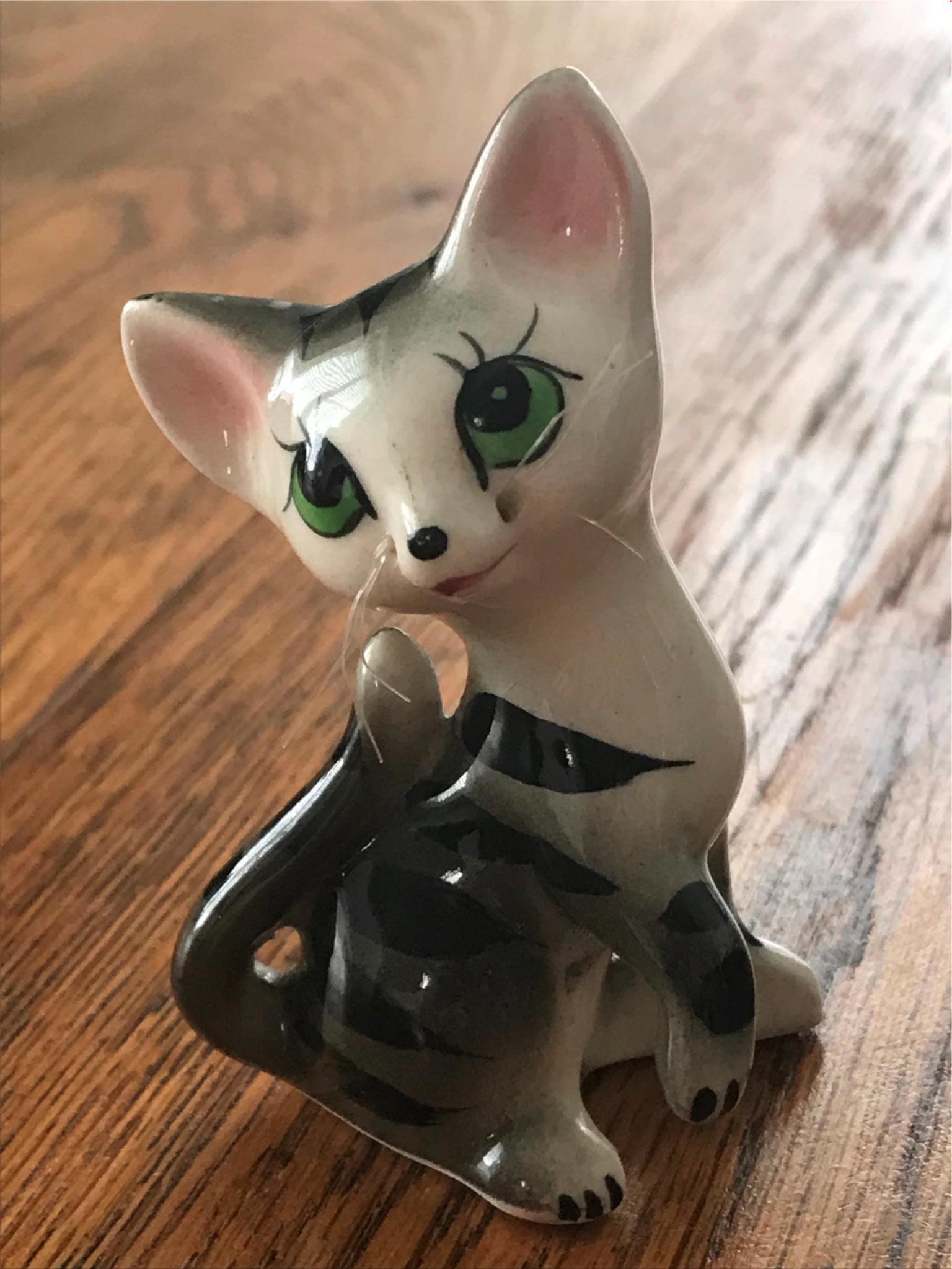 Vintage 1960s Kitsch White China Cat Kitten Figurine Ornament,  UK