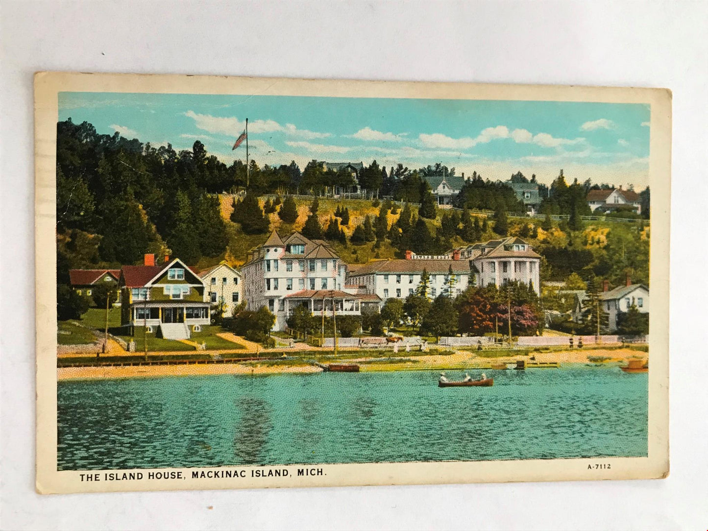 Vintage postcard THE ISLAND HOUSE MACKINAC ISLAND MICHEGAN Rich colours lovely