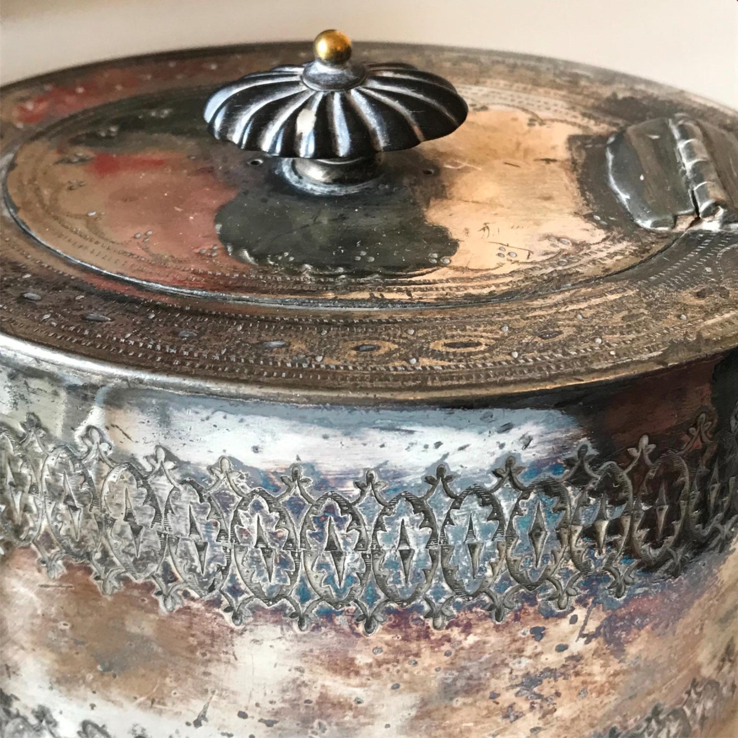 Beautiful vintage silver plated teapot. Unknown age and maker. Engraved. Elegant
