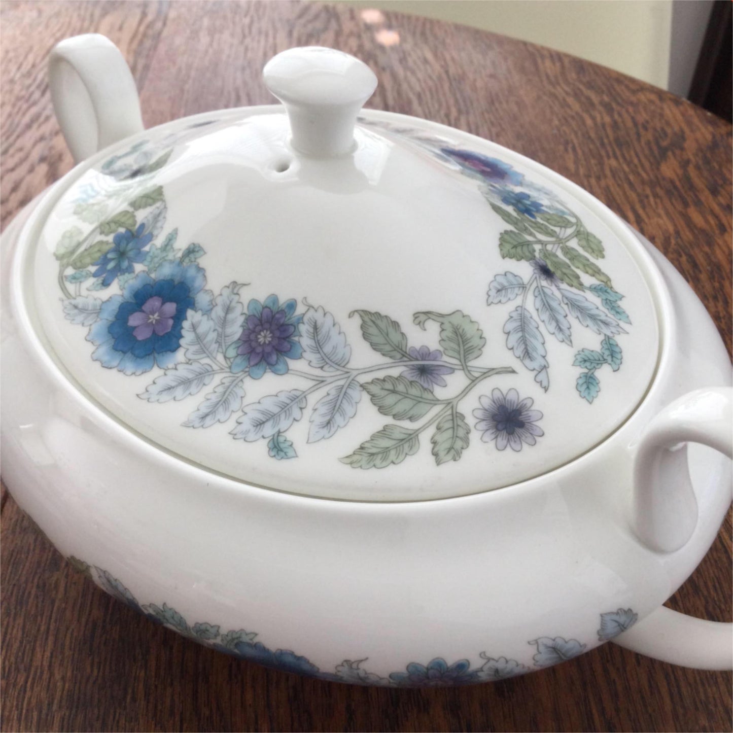 Wedgwood Blue & White Clementine Oval Lidded tureen with handles 70s 80s floral