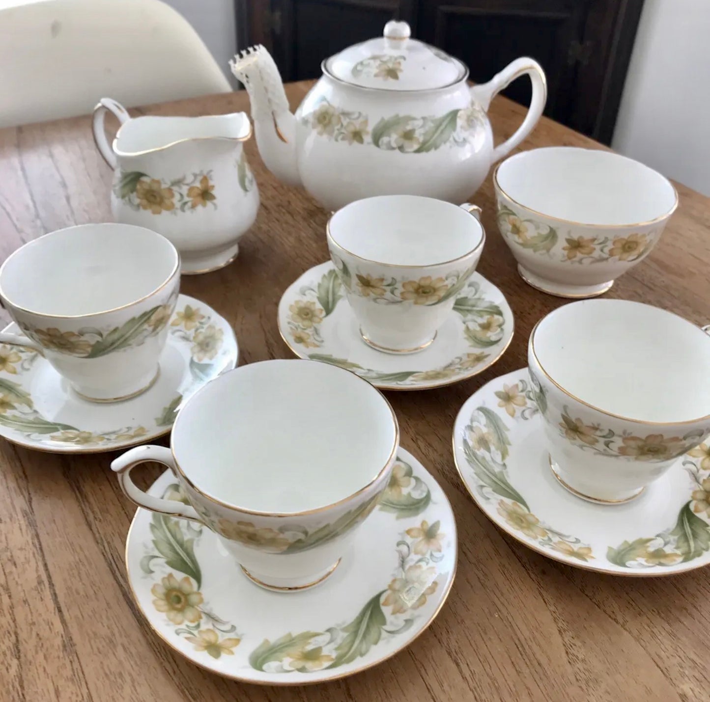 Vintage Duchess China Greensleeves Design Set Of 6 Tea Plates Green Apricot