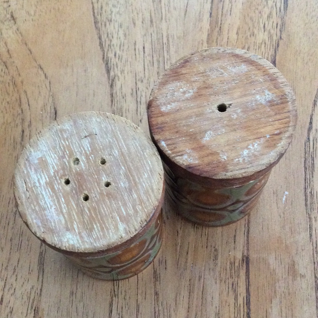 Hornsea Bronte Salt and Pepper Pots. Retro 1970s condiments. Brown. Retro vintage 1978 wooden stoppers