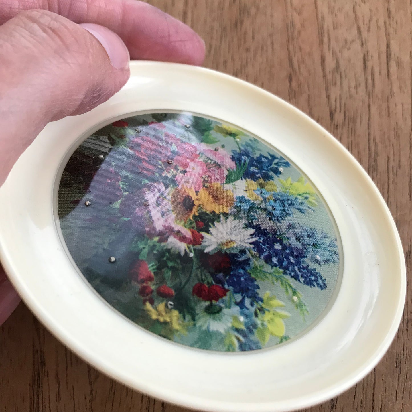 Vintage melamine plastic coasters x 6 - Floral bouquets - Retro barware - Host gift - Retro Homeware