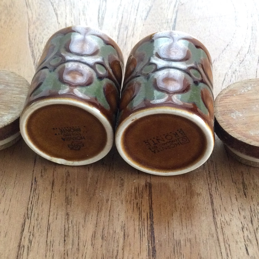 Hornsea Bronte Salt and Pepper Pots. Retro 1970s condiments. Brown. Retro vintage 1978 wooden stoppers
