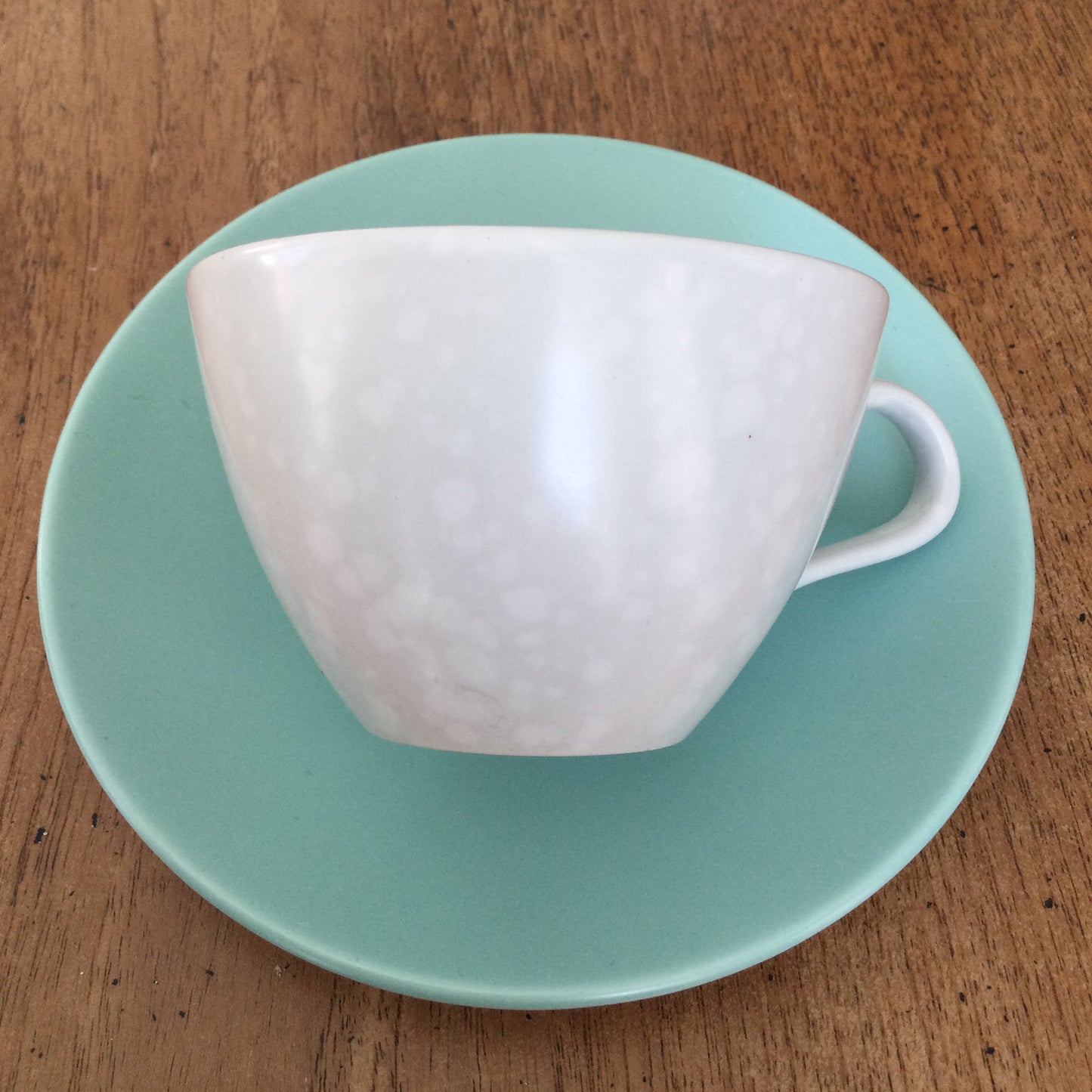 Set of 4 mid century retro cups and saucers. Ice green and seagull grey Poole Twintone.