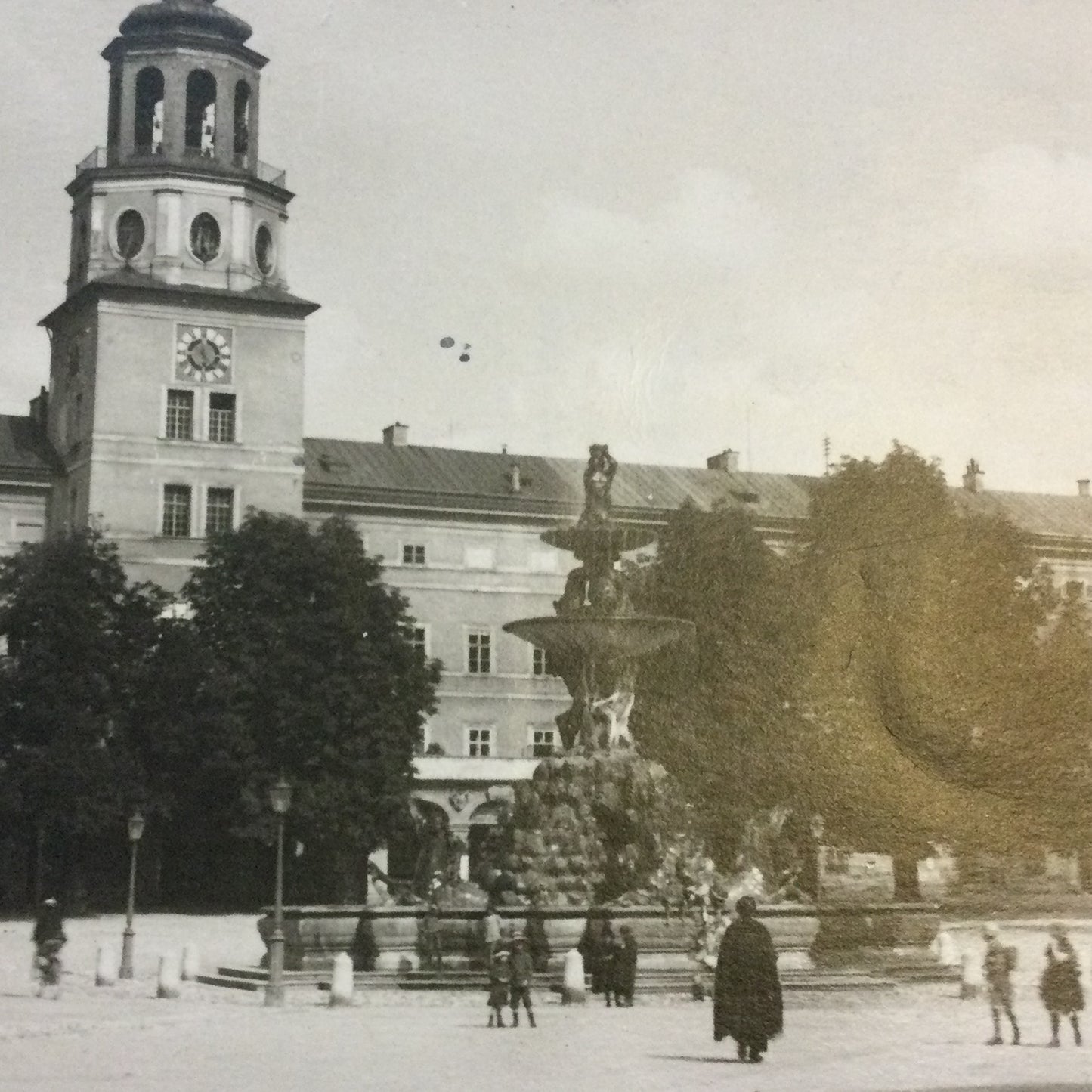 Vintage 1930s postcard SALZBURG Residenzbrunnen Residenzplatz Austria baroque fountain