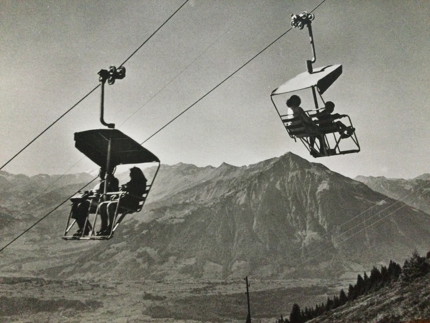 Vintage 1930s postcard Niederhorn Alps cablecar ski lifts Sportbahn Beatenberg SWITZERLAND b&w photo