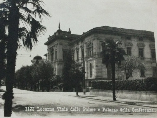 Vintage 1920s postcard b&w Viale delle Palme Palazzo della Conferenza, Locarno SWITZERLAND view of lake and town