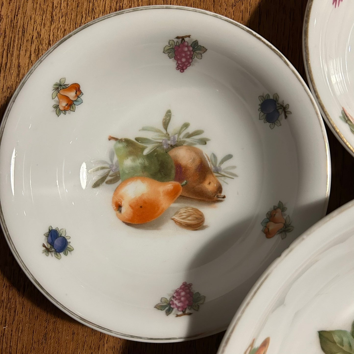 Set of 6 Dessert Bowls & Large Serving Bowl – Schumann Arzberg, German China | Fruit & Berries Design