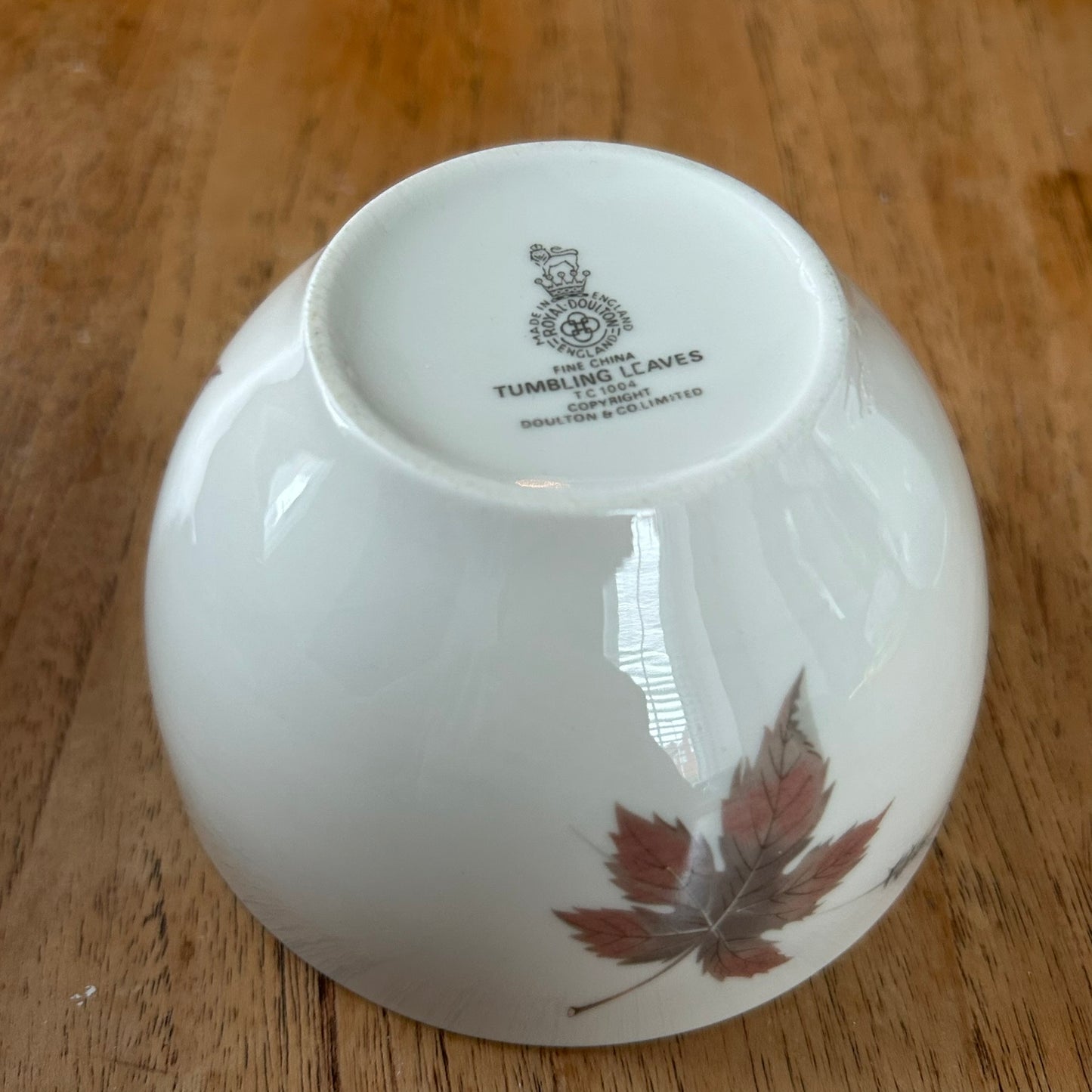 Royal Doulton Tumbling Leaves Milk Jug and Sugar Bowl Set – Autumnal Elegance