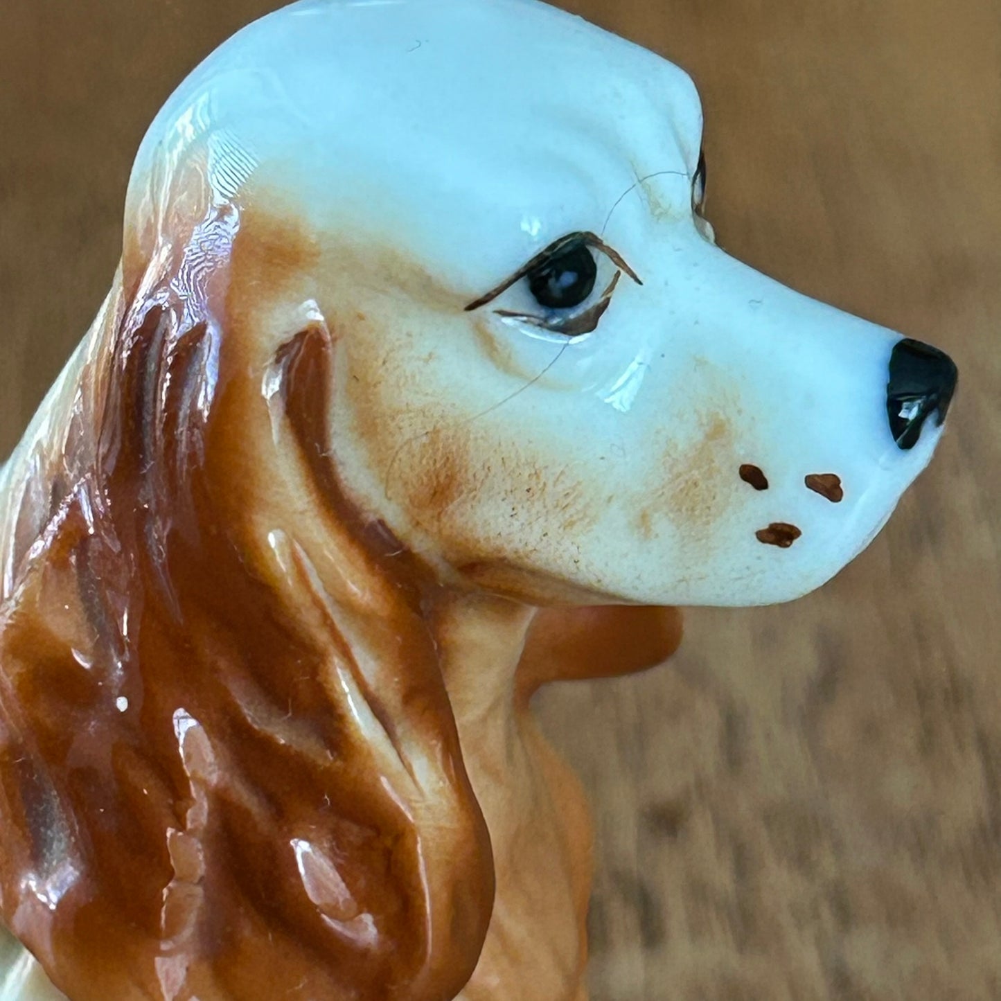 Beautiful Spaniel Dog Ornament / Figurine. Dog Lovers Gift  Approx 8 cm high. Brown and white.