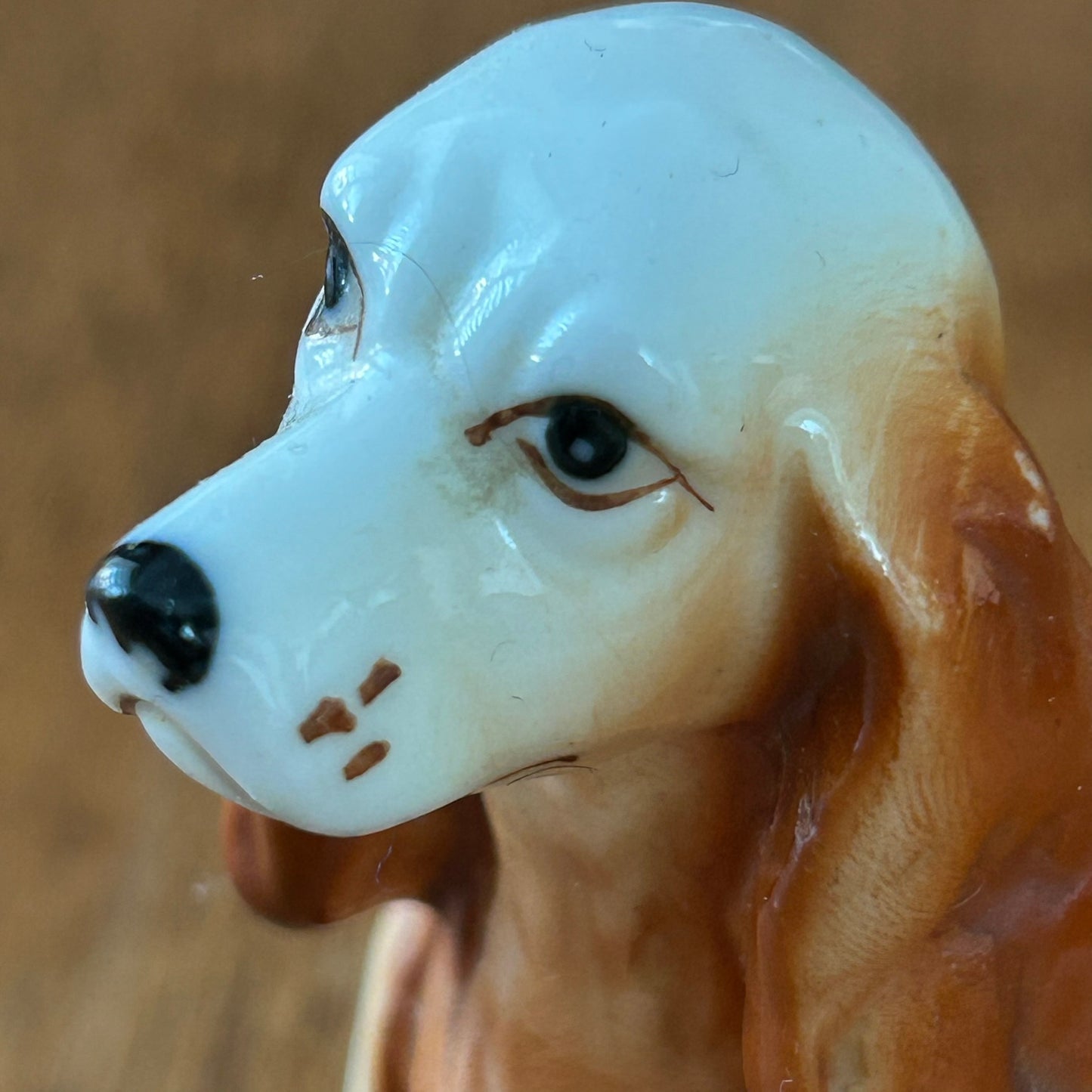 Beautiful Spaniel Dog Ornament / Figurine. Dog Lovers Gift  Approx 8 cm high. Brown and white.