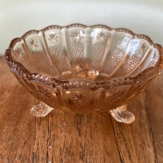 Vintage Art Deco Peach / Salmon Pink Glass Sugar Bowl / Bon Bon Dish. Pretty design. Fluted edge.