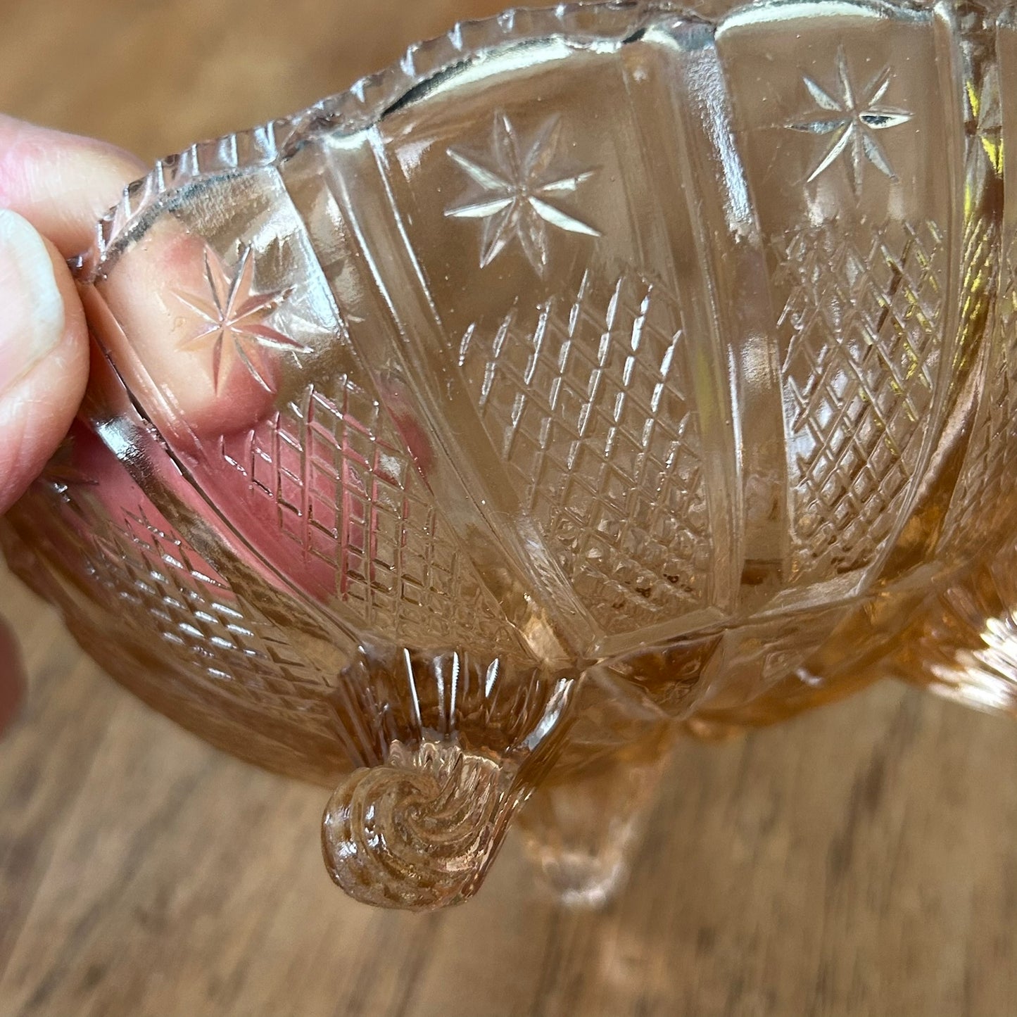 Vintage Art Deco Peach / Salmon Pink Glass Sugar Bowl / Bon Bon Dish. Pretty design. Fluted edge.