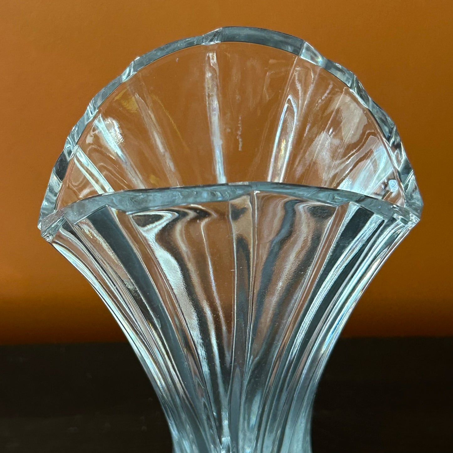 Pressed glass trumpet shape vase. Beautiful swirl design. 1950s style. Clear glass. 20.5 cm high.