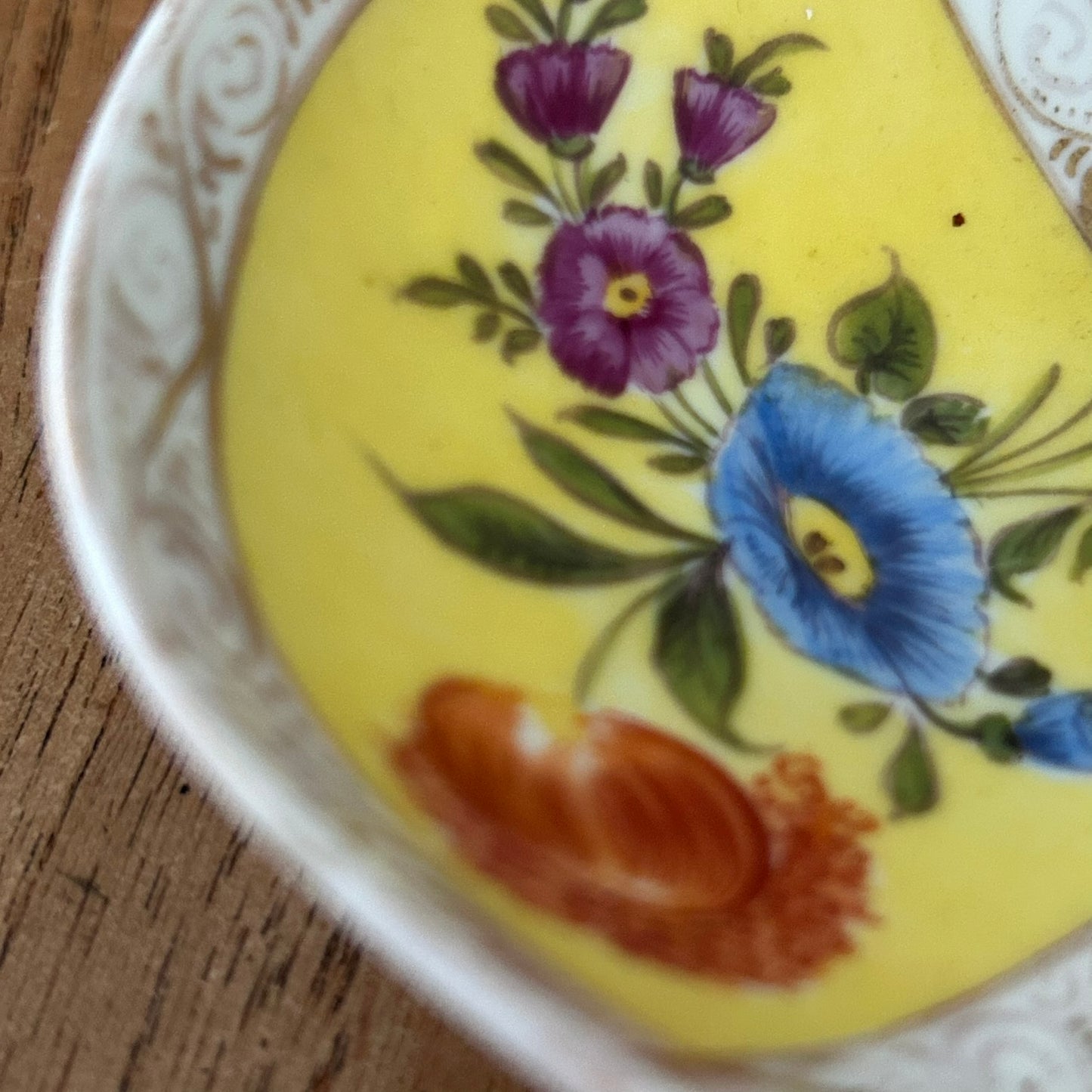 Antique Dresden Quatrefoil Trinket Dish – Late 19th Century German Porcelain. Courting Couples.