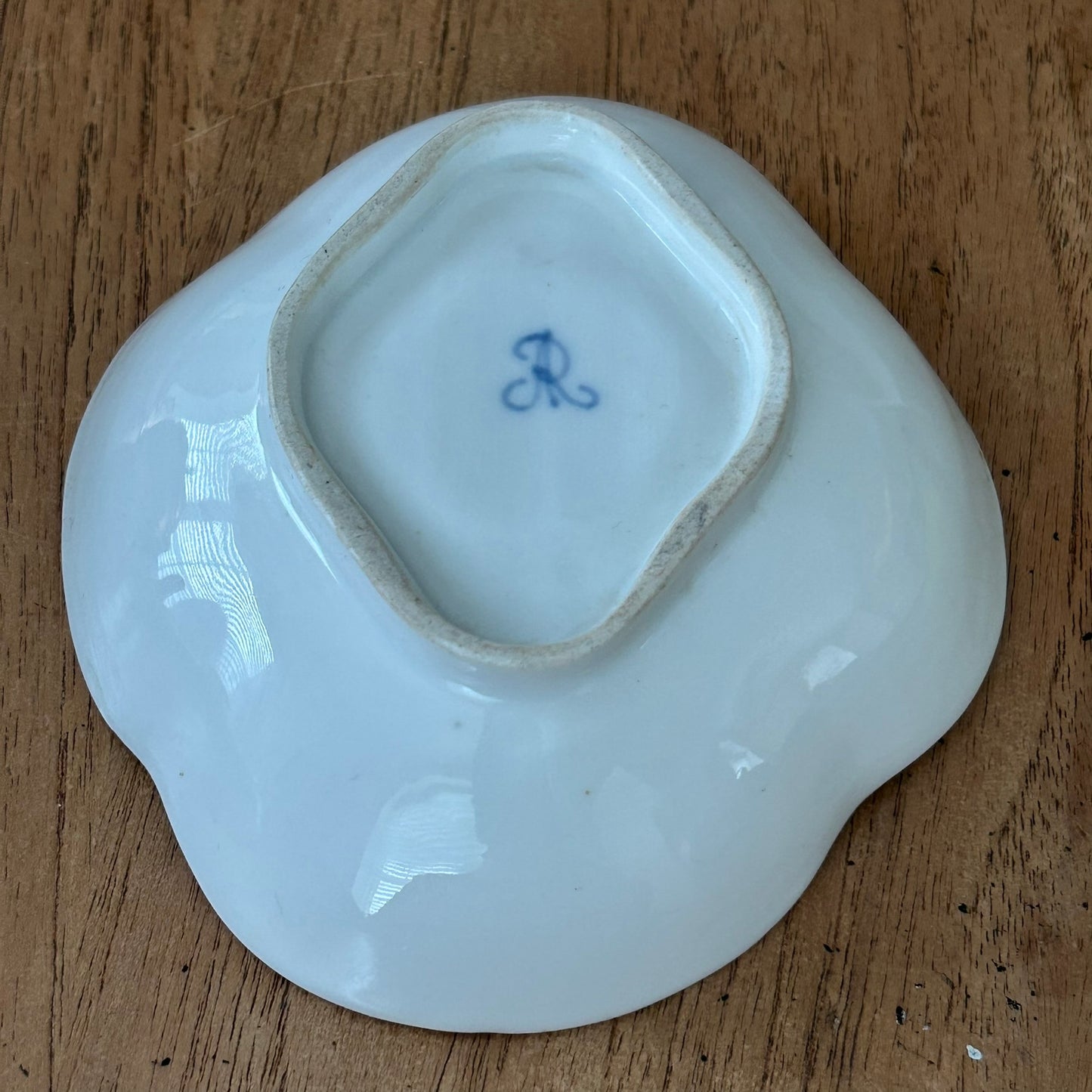Antique Dresden Quatrefoil Trinket Dish – Late 19th Century German Porcelain. Courting Couples.