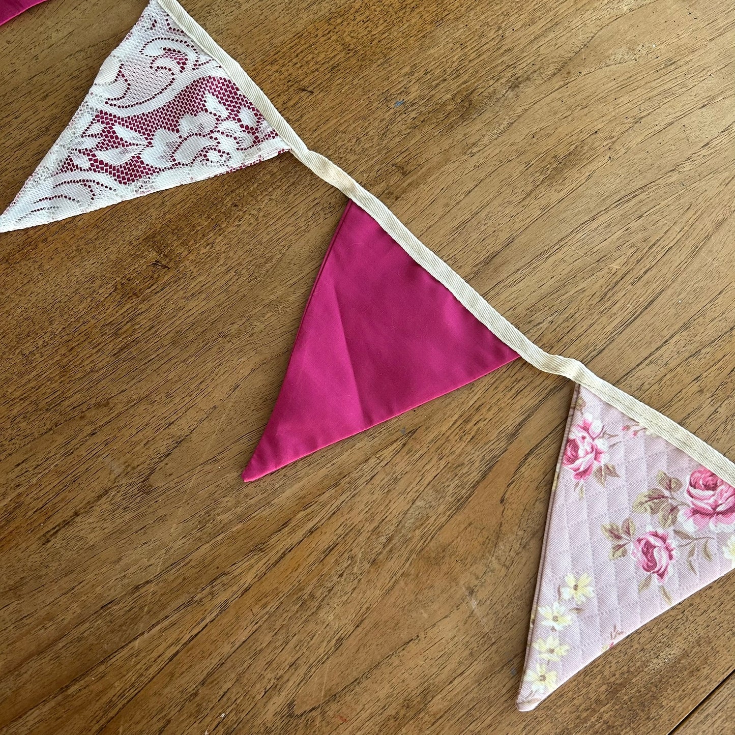 Pretty Vintage Style Bunting – Summer Garden Party – Pink Shabby Chic Lace And Floral – 220 cm - 9 flags.