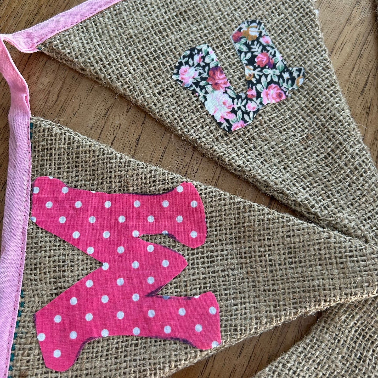 Pretty Vintage Style Mothers Day Bunting – MUMMY – Pink Shabby Chic Hessian Floral – 166 cm - 7 flags.