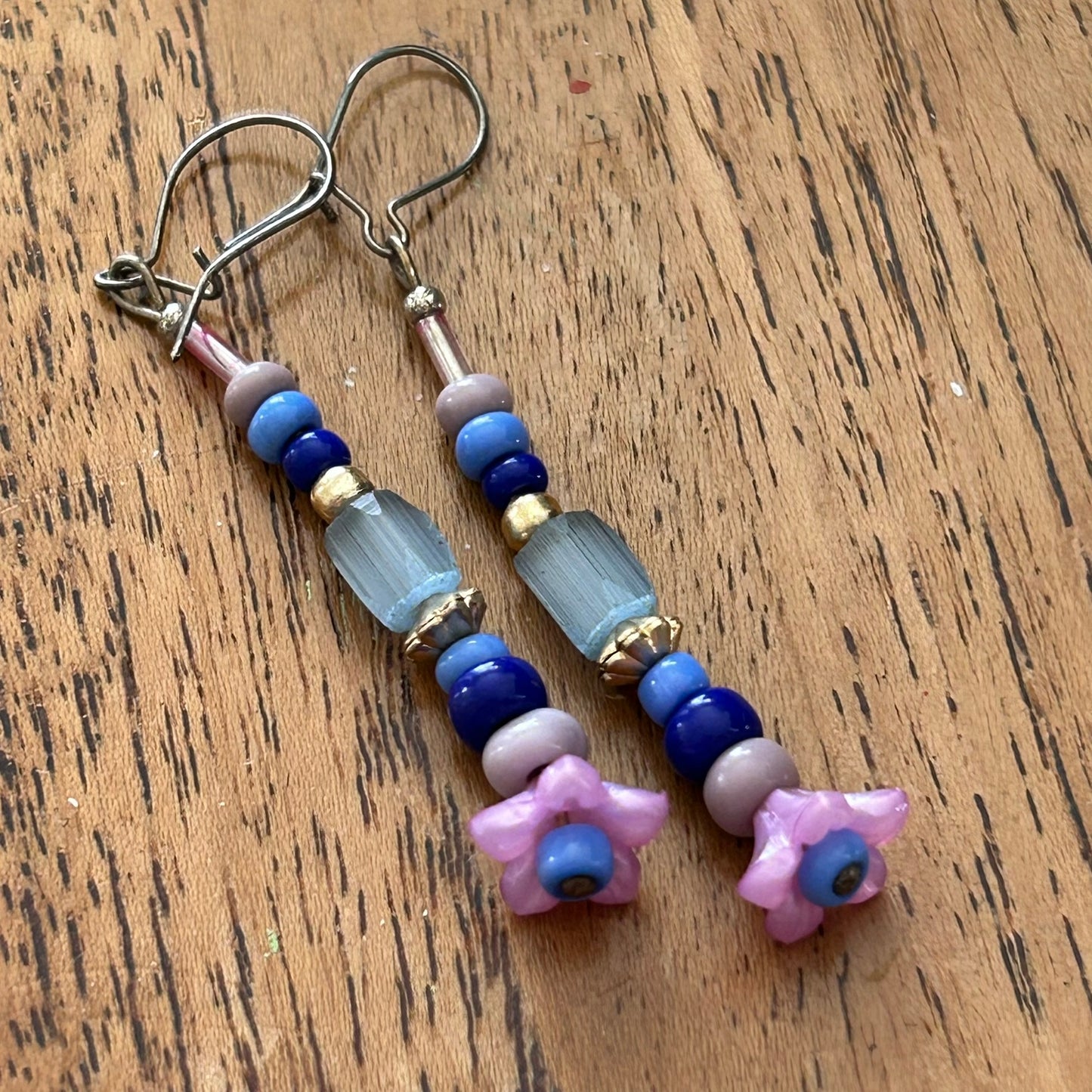 Pretty dangly drop beaded earrings, hook fastener. Pink and blue. Delicate look. For pierced ears.