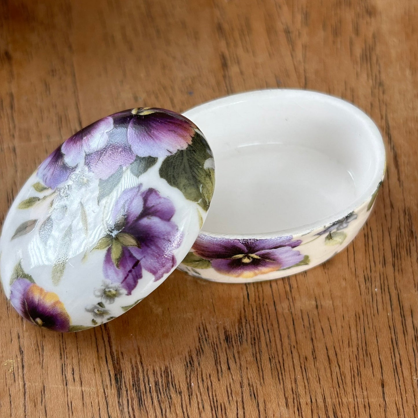 Vintage English China Pill Box – Violet / Pansy Design