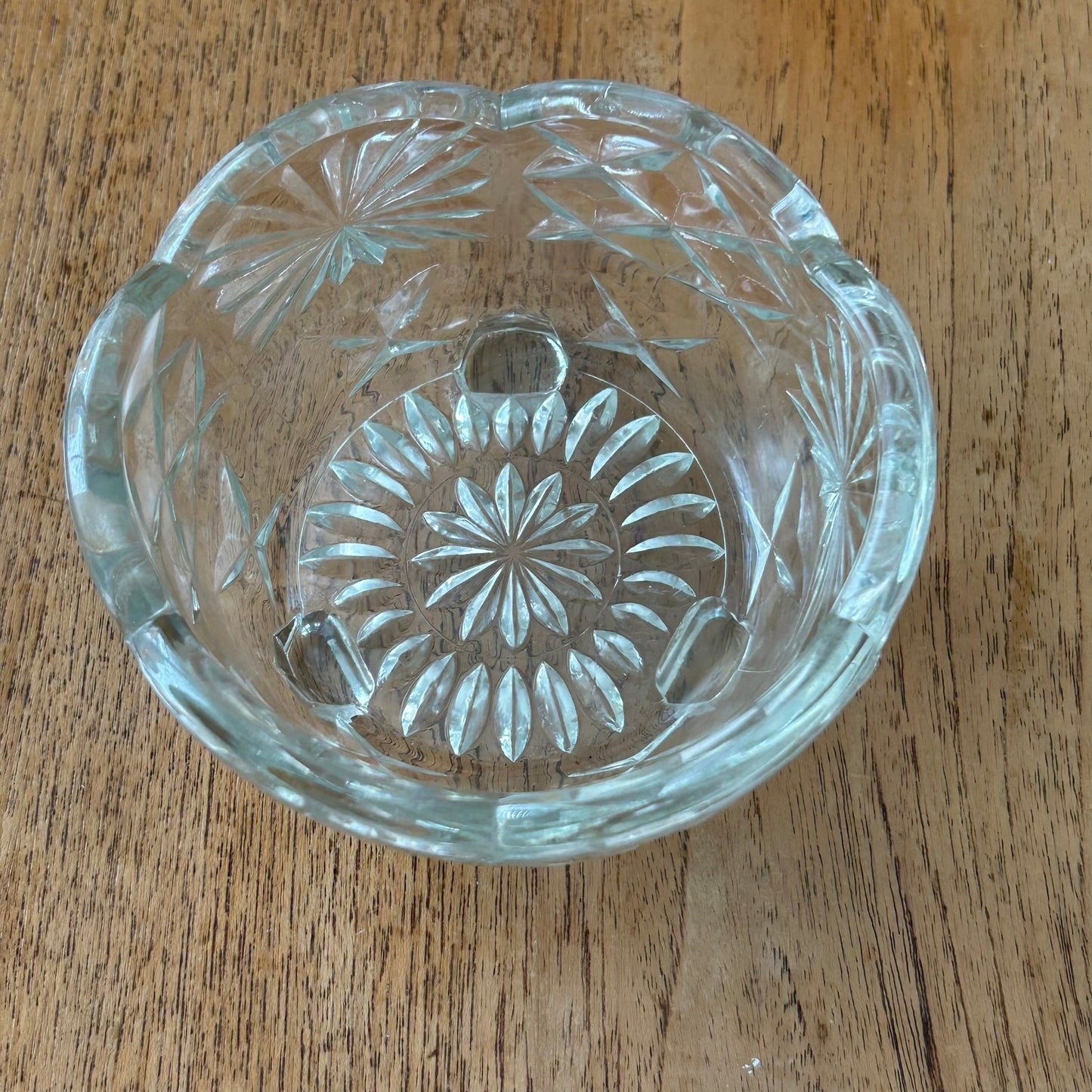 Vintage Art Deco Pressed Glass Sugar Bowl / Bon Bon Dish. Pretty design. Fluted edge. 12.5 cm diameter