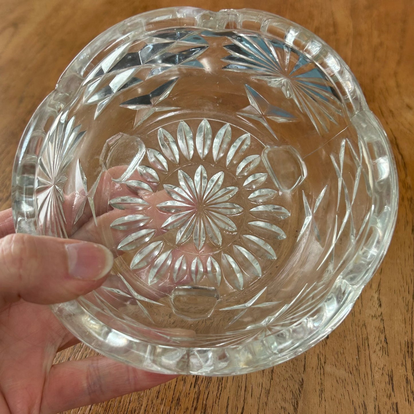 Vintage Art Deco Pressed Glass Sugar Bowl / Bon Bon Dish. Pretty design. Fluted edge. 12.5 cm diameter